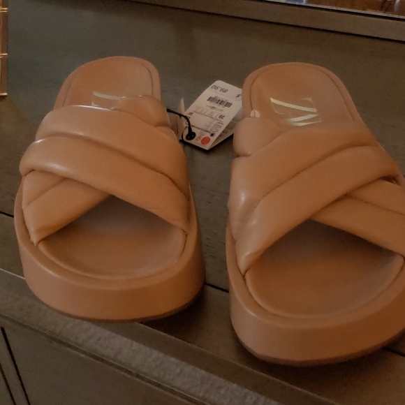 Shoes - Picture 1 of 3